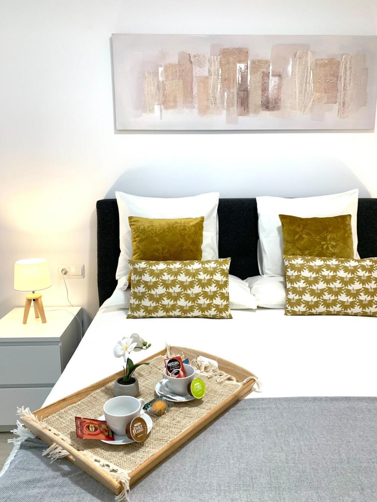 Castro Holidays - Apartamentos Centricos Con Garaje Gratis Кастро-Урдиалес Екстериор снимка