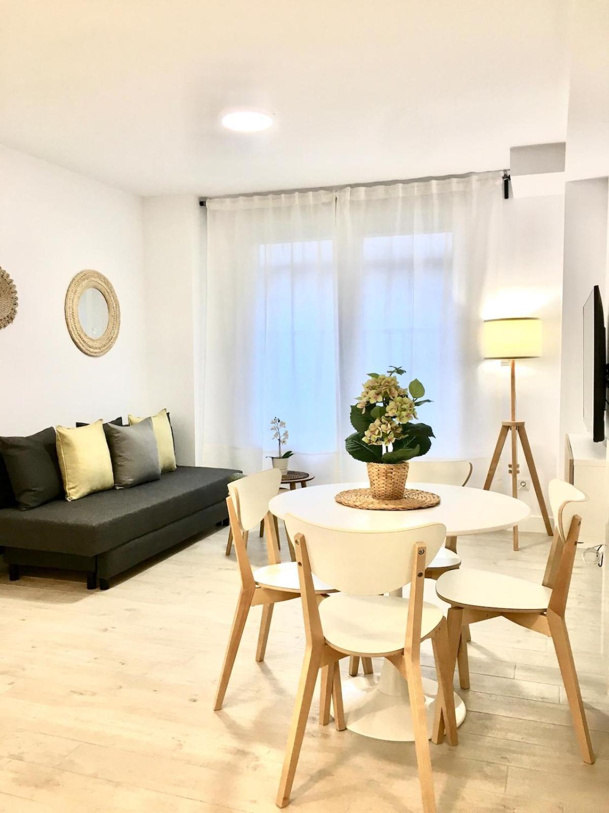 Castro Holidays - Apartamentos Centricos Con Garaje Gratis Кастро-Урдиалес Екстериор снимка